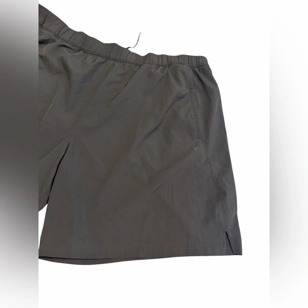 Old Navy Men’s Essential Woven Workout Shorts 7 Inch Inseam